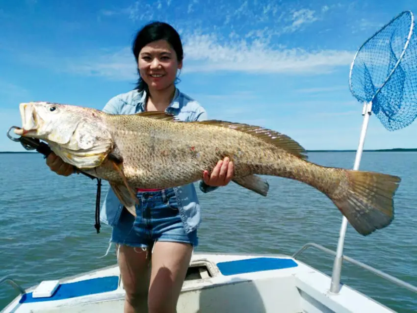 girl with jewfish